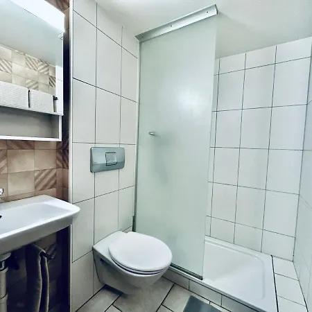 Monteurzimmer - Worker's - Zimmerzuvermieten In Be